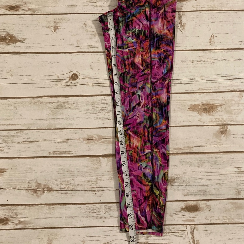 Lululemon Fast and Free High-Rise Crop 23"
5 Pocket Hyper Flow Pink Multi SZ6 - Picture 4 of 13